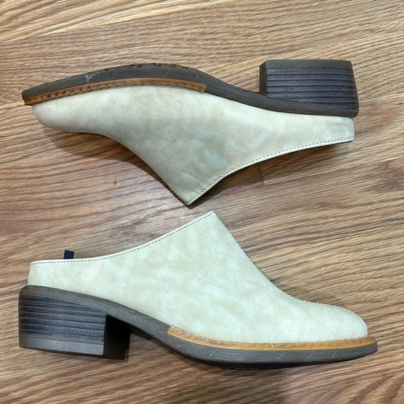American Rag Segovia western mules milk bone women’s size 8 casual neutral new - Picture 2 of 8